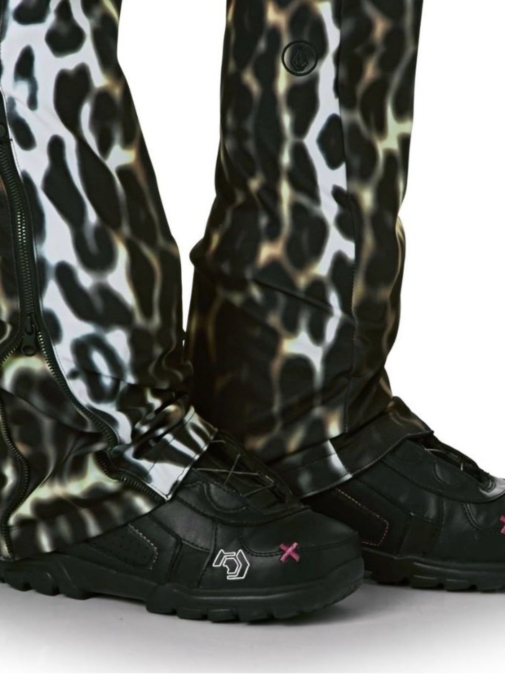 Volcom Battle Stretch Cheetah Snow Ski Pants Sz Small - Picture 5 of 15